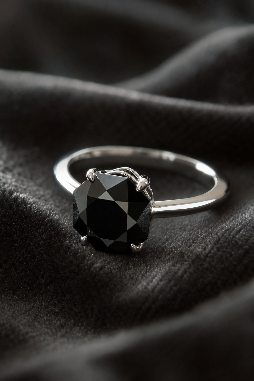 Choisir une bague Diamant Noir : 5 repères joailliers